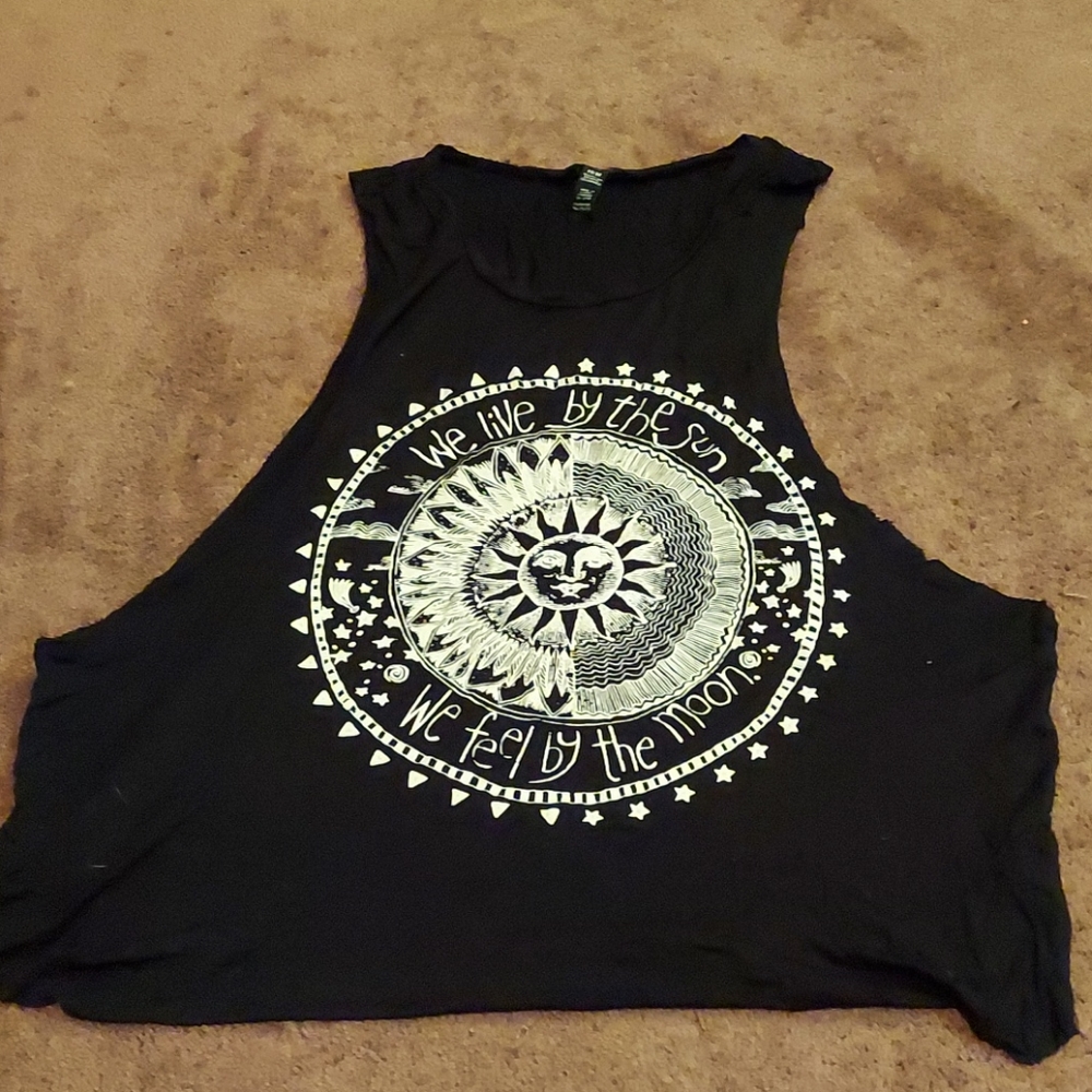 Short cropped wide arm tank